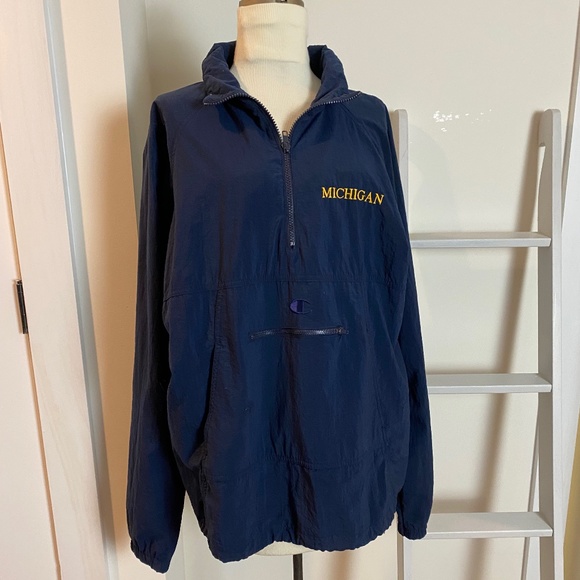 Vintage University of Michigan pullover nylon windbreaker - Picture 2 of 16